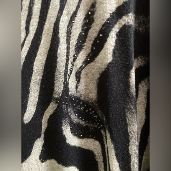 COPY - Vanilla Sugar Zebra 3/4 sleeves Bling eyes Size 1X Super soft Flows Comfy - Picture 4 of 6